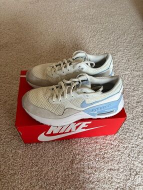 Nike Air Max Cream Sneakers with Light Blue Accents 5.5 Y with box